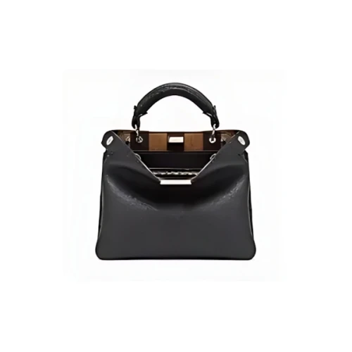 FENDI セレリア ピーカブー ソフト スモール 476目の手縫いトップステッチ入りブラック セレリアバッグ