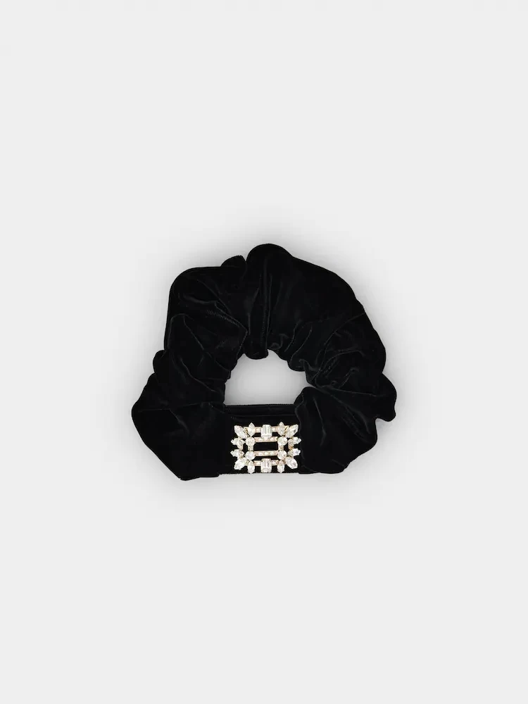 Roger Vivier 「ブロッシュ ヴィヴィエ」 ベルベット シュシュ