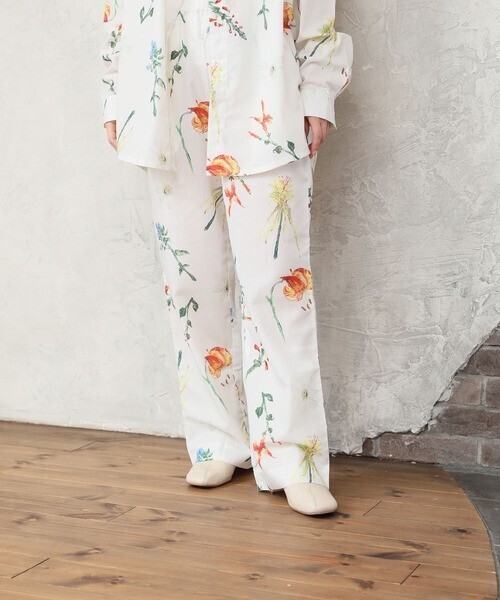 Common Noun Flower Kana Akiyama 布帛パンツ