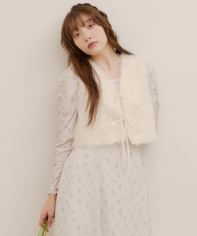 LILLIAN CARAT フラッフィーベスト