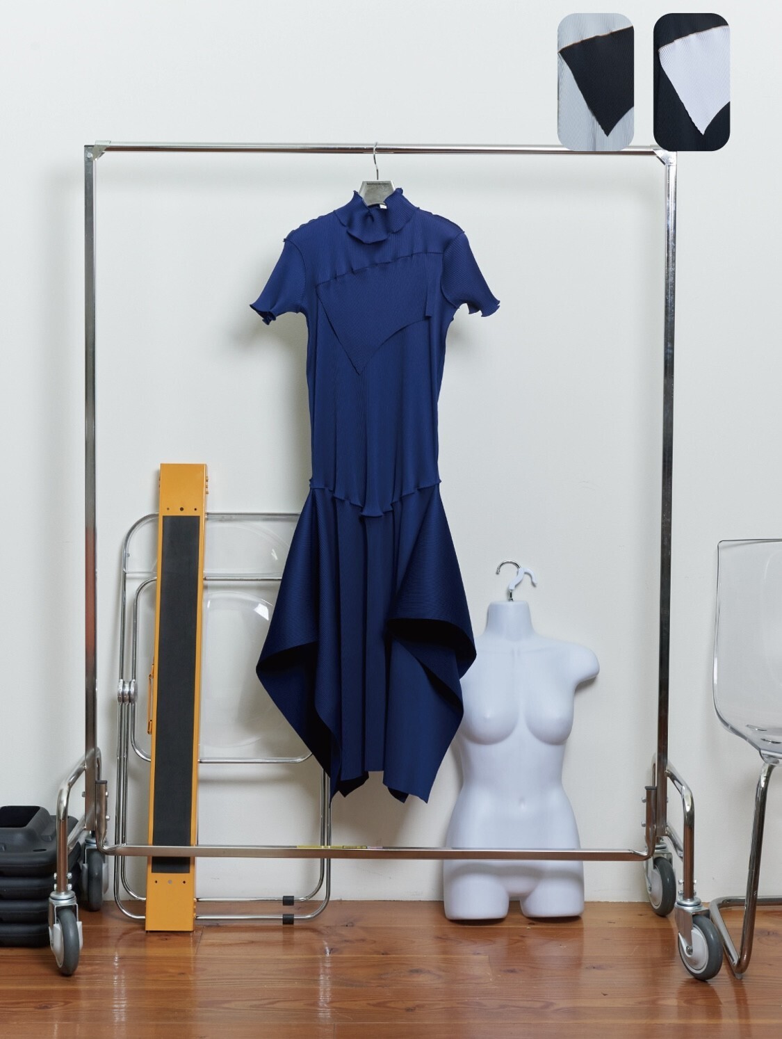 kotohayokozawa Short sleeve pleats dress High neck type