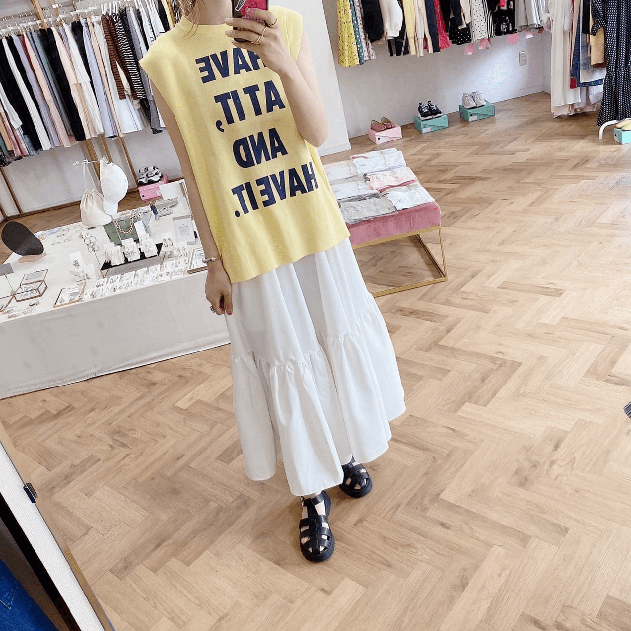 mite logo no sleeve tee