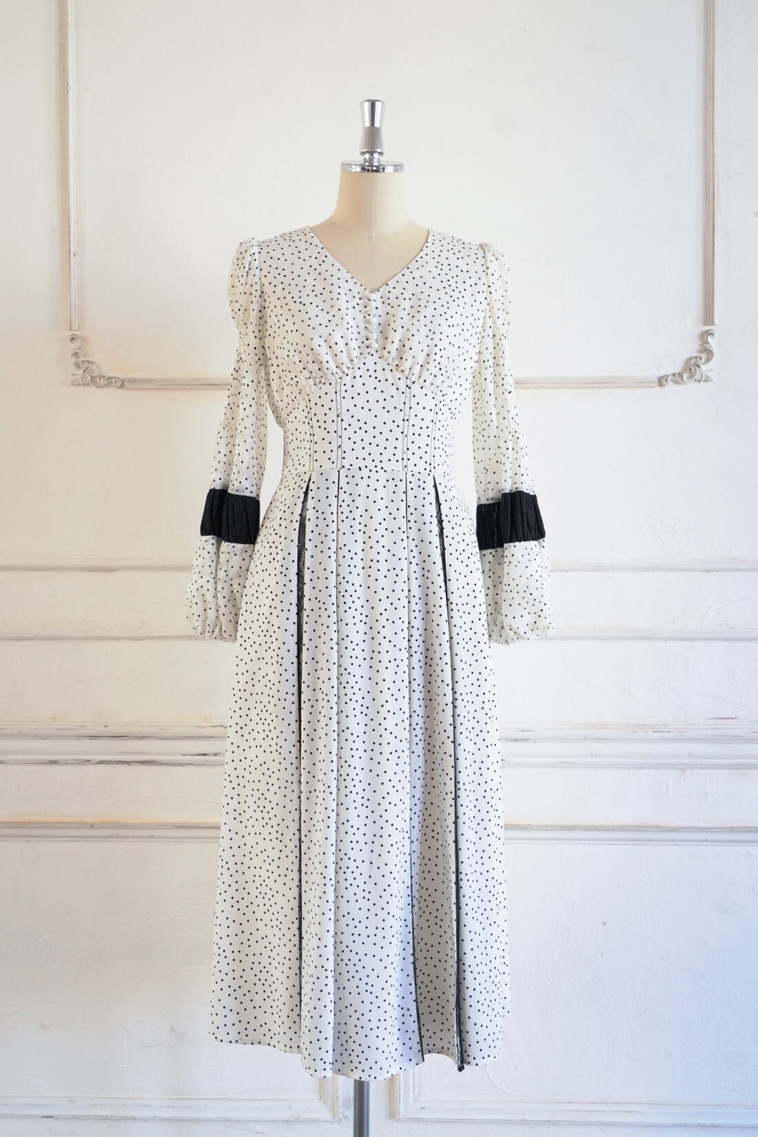Her lip to Lace-Trimmed Pin Dot Dress