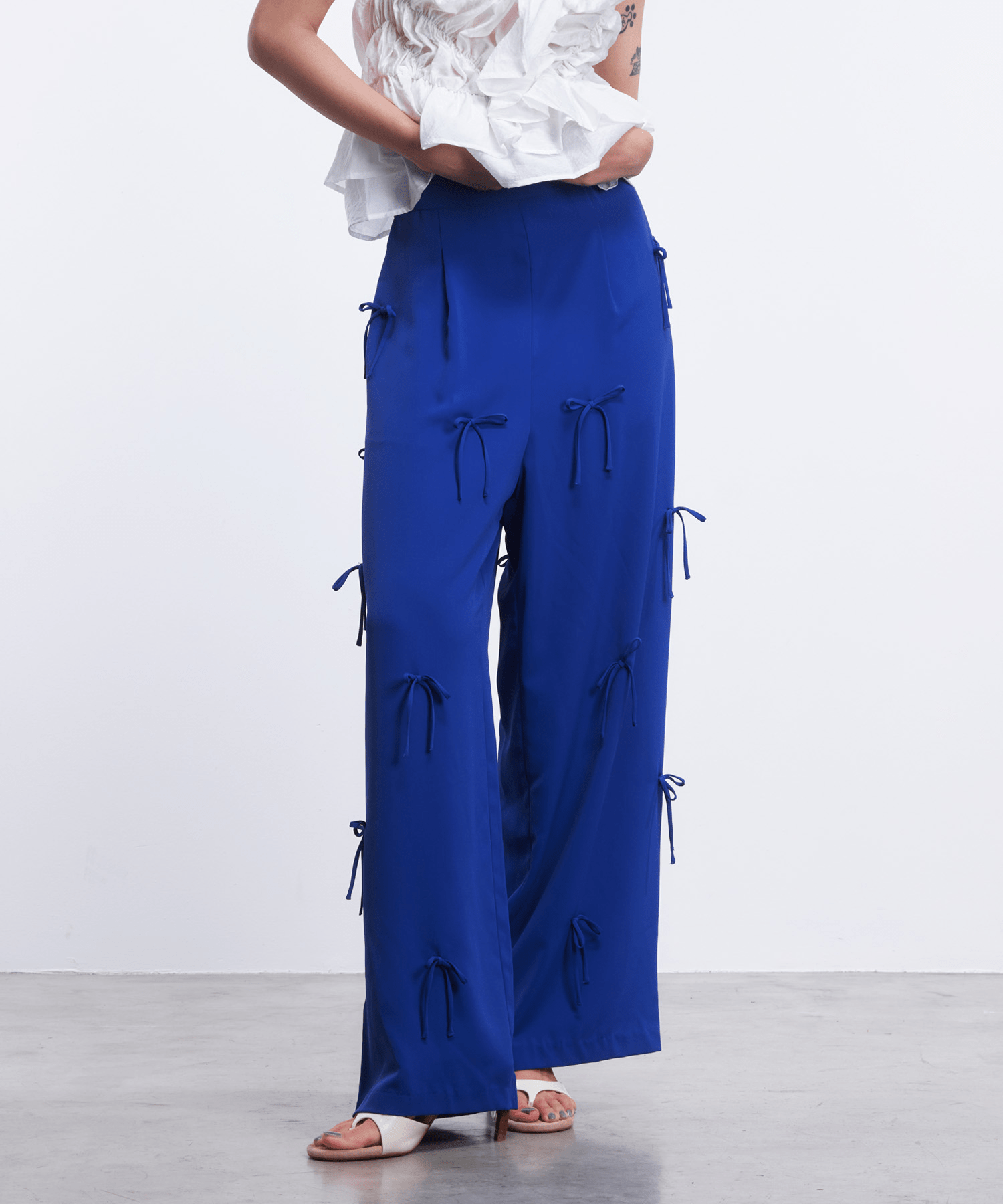 LAEMUSE MULTI STRING BOW WIDE-LEG PANTS