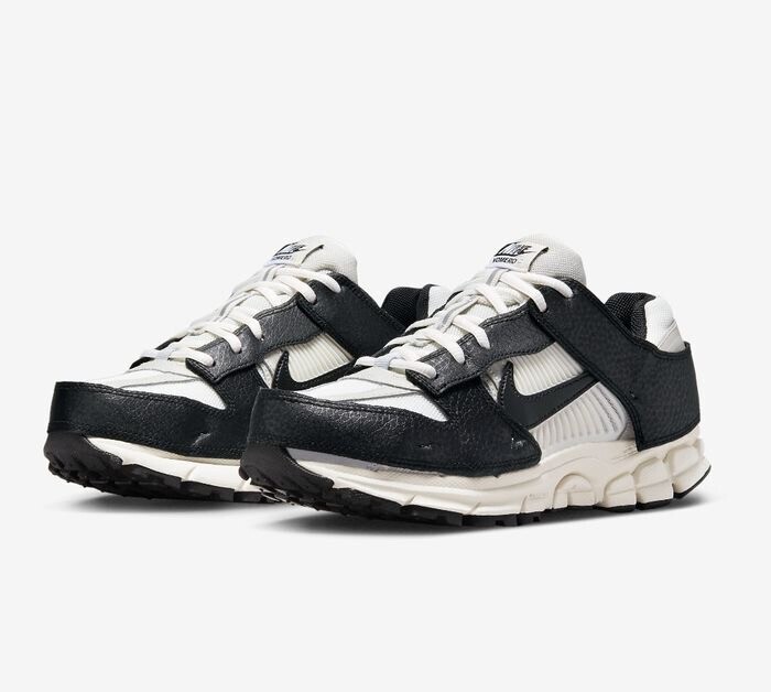 NIKE Nike Zoom Vomero 5 ズーム ボメロ 5