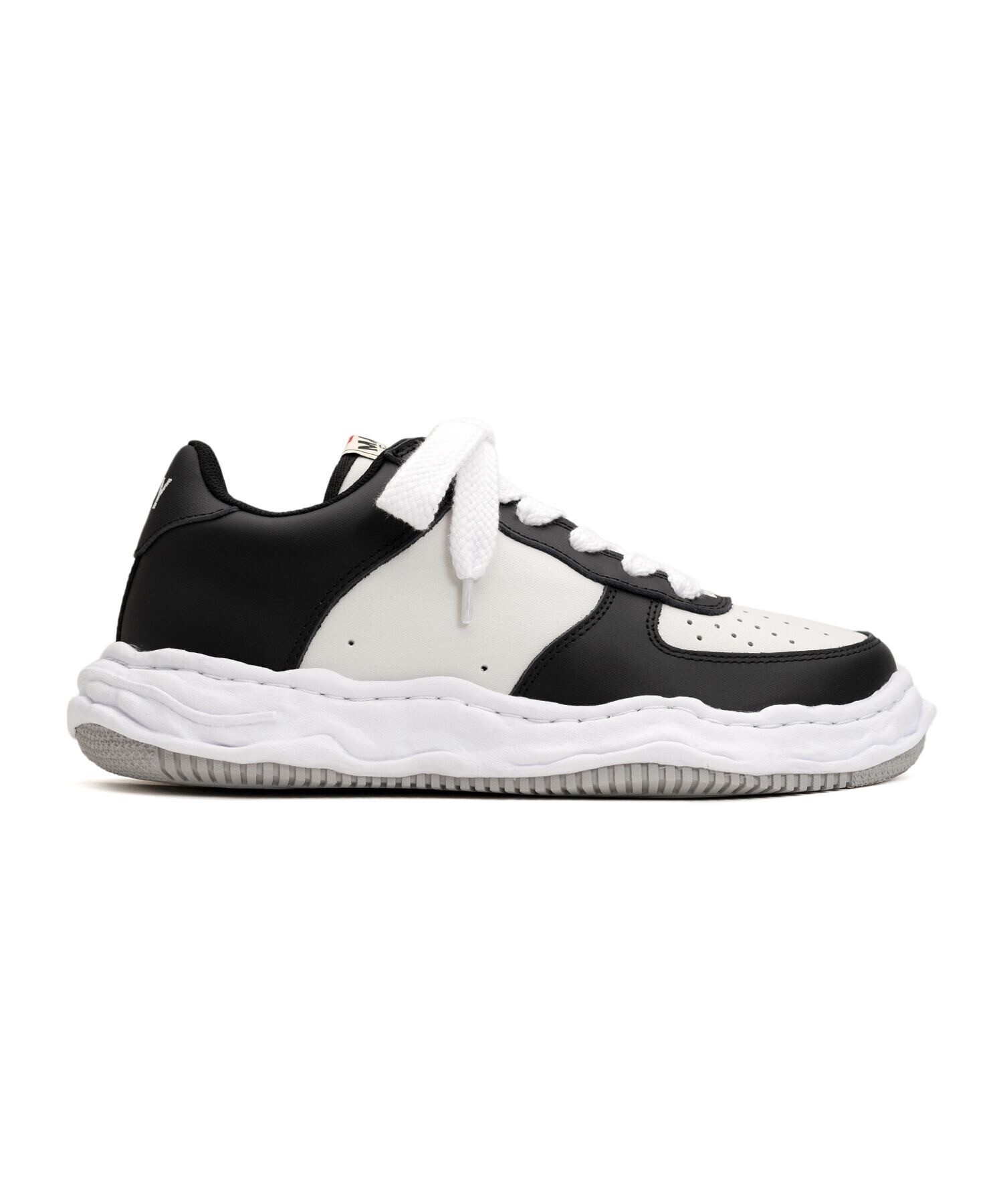 Maison MIHARA YASUHIRO "WAYNE" OG Sole Leather Low-top Sneaker
