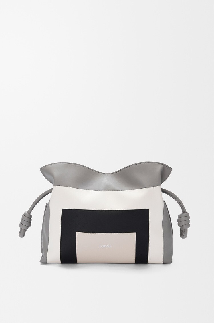 LOEWE フラメンコクラッチ（ナパカーフ）