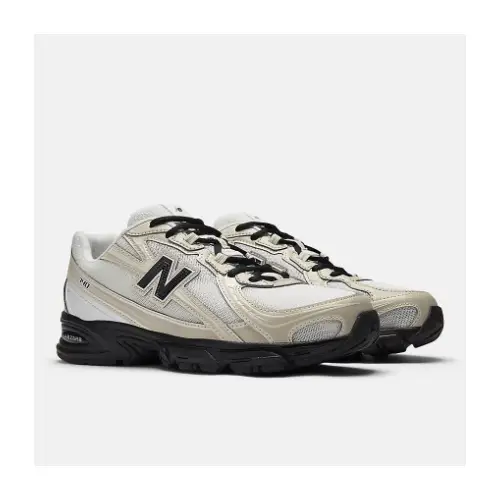 New Balance 740