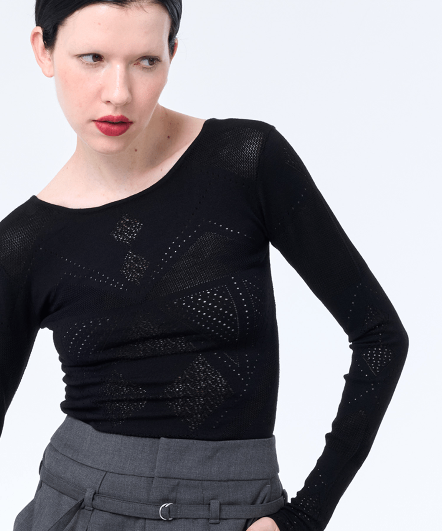 LAEMUSE BODY FIT MESH KNIT TOP