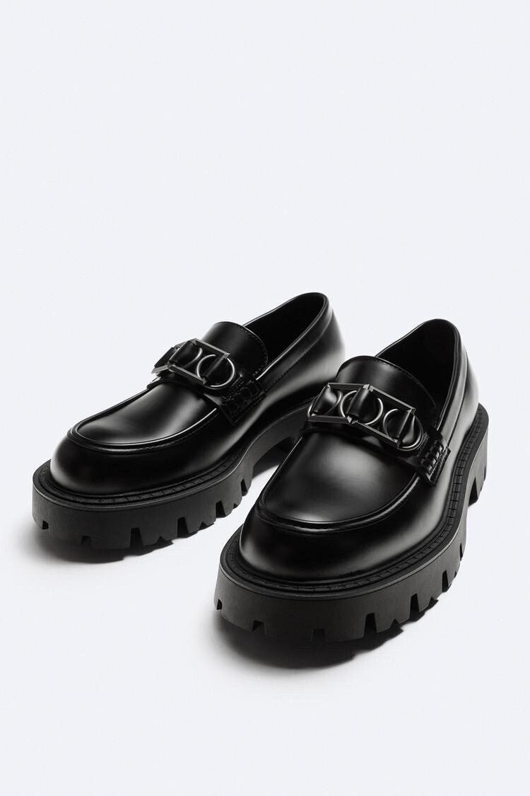 ZARA メタルモチーフ チャンキーモカシン