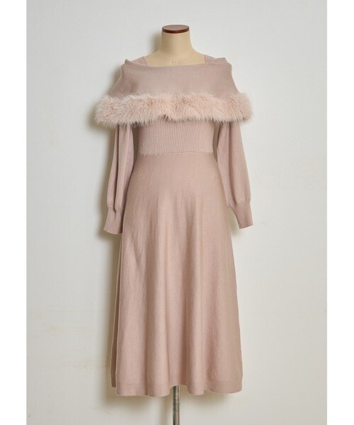 tocco ファー付きケープライクニットワンピース