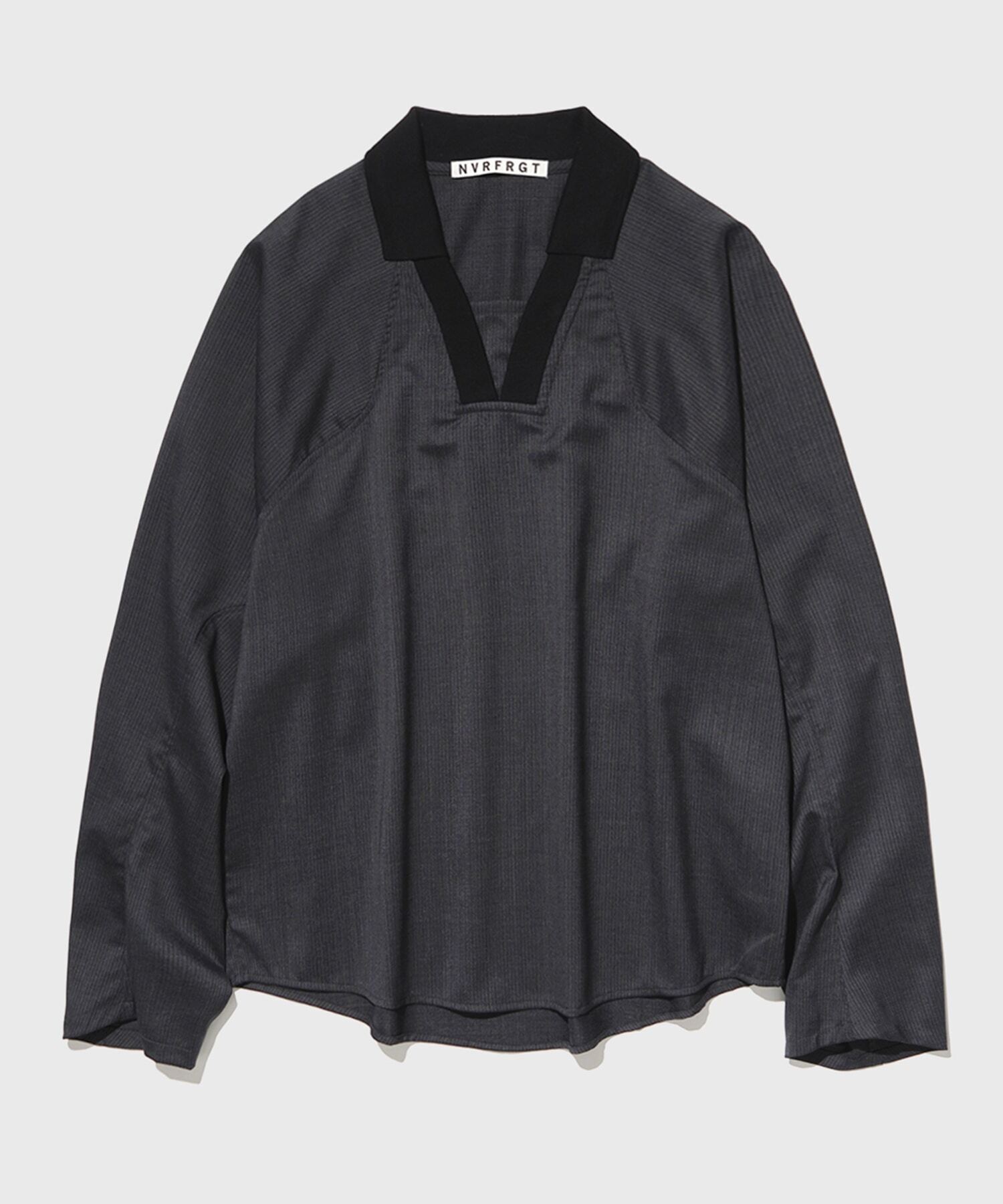 NVRFRGT COLLARED V-NECK PULLOVER TOP