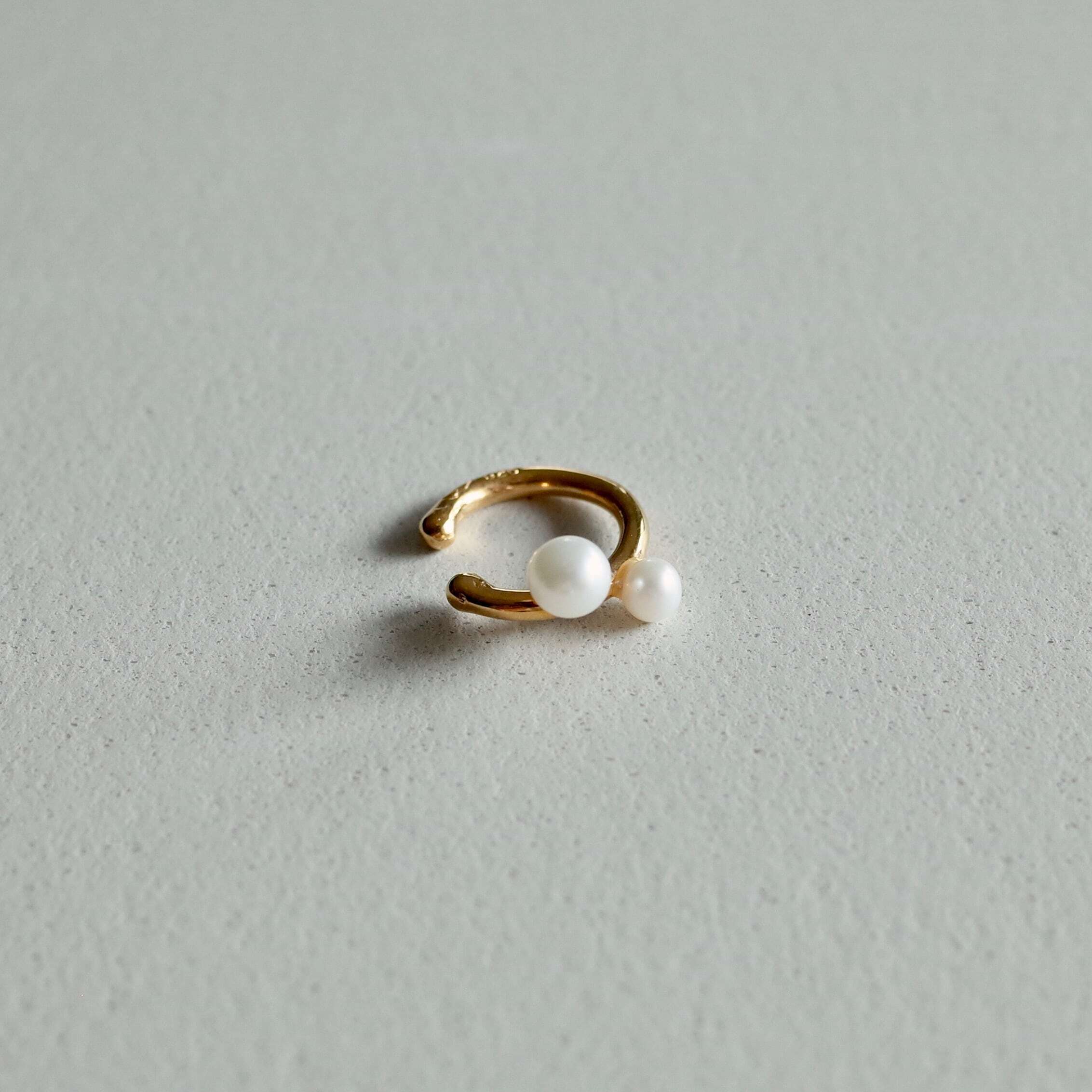 warmth Double Pearl Ear Cuff