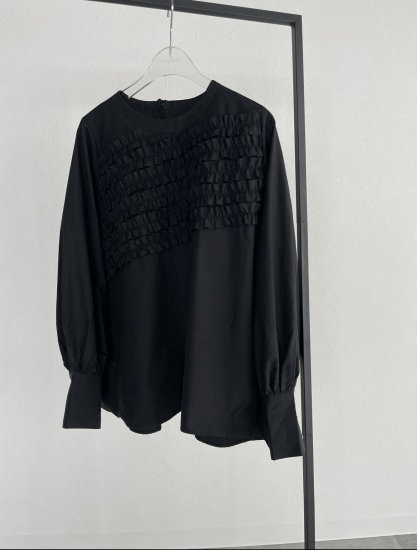 BayBee slanting frill blouse(black)