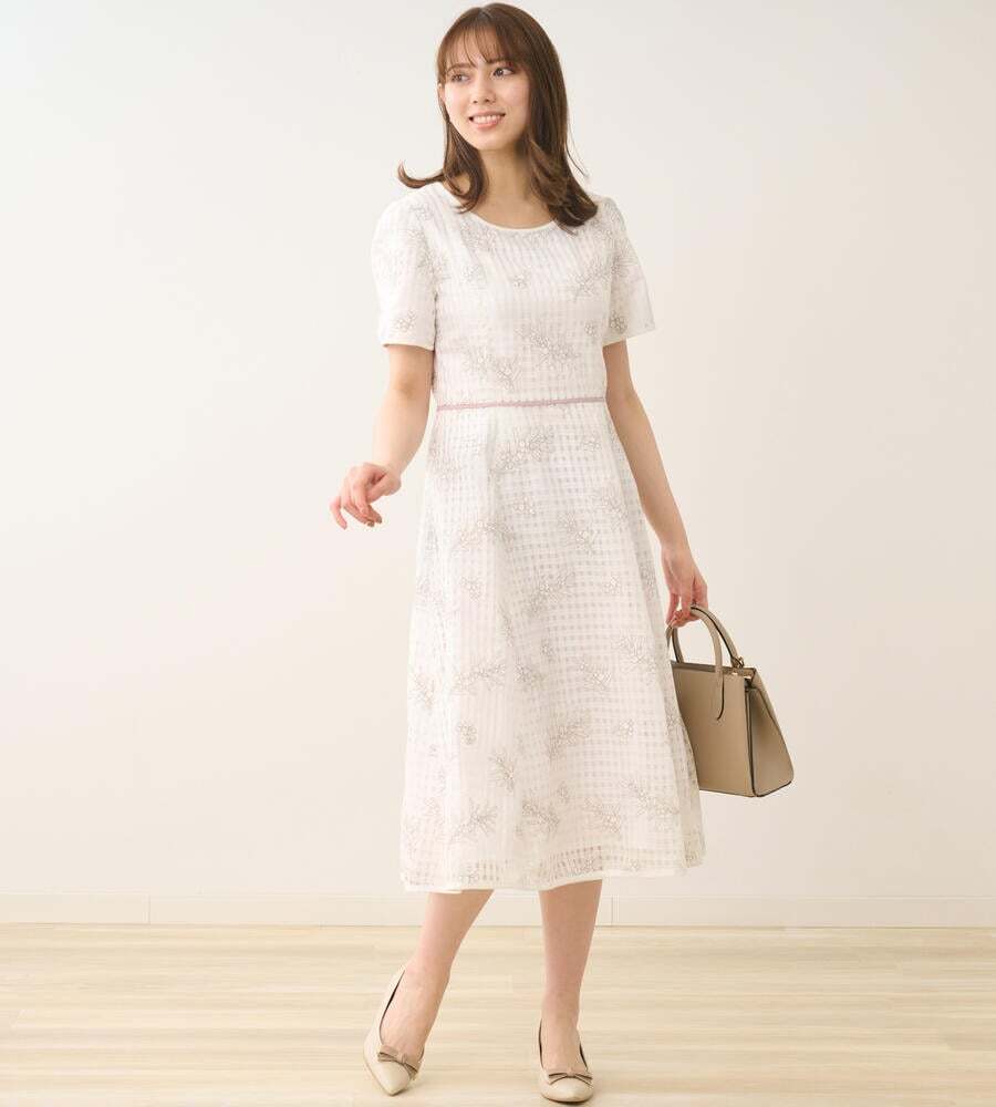 LAISSE PASSE 《Fleur by LAISSE PASSE》ローズマリースクエア刺繍ワンピース