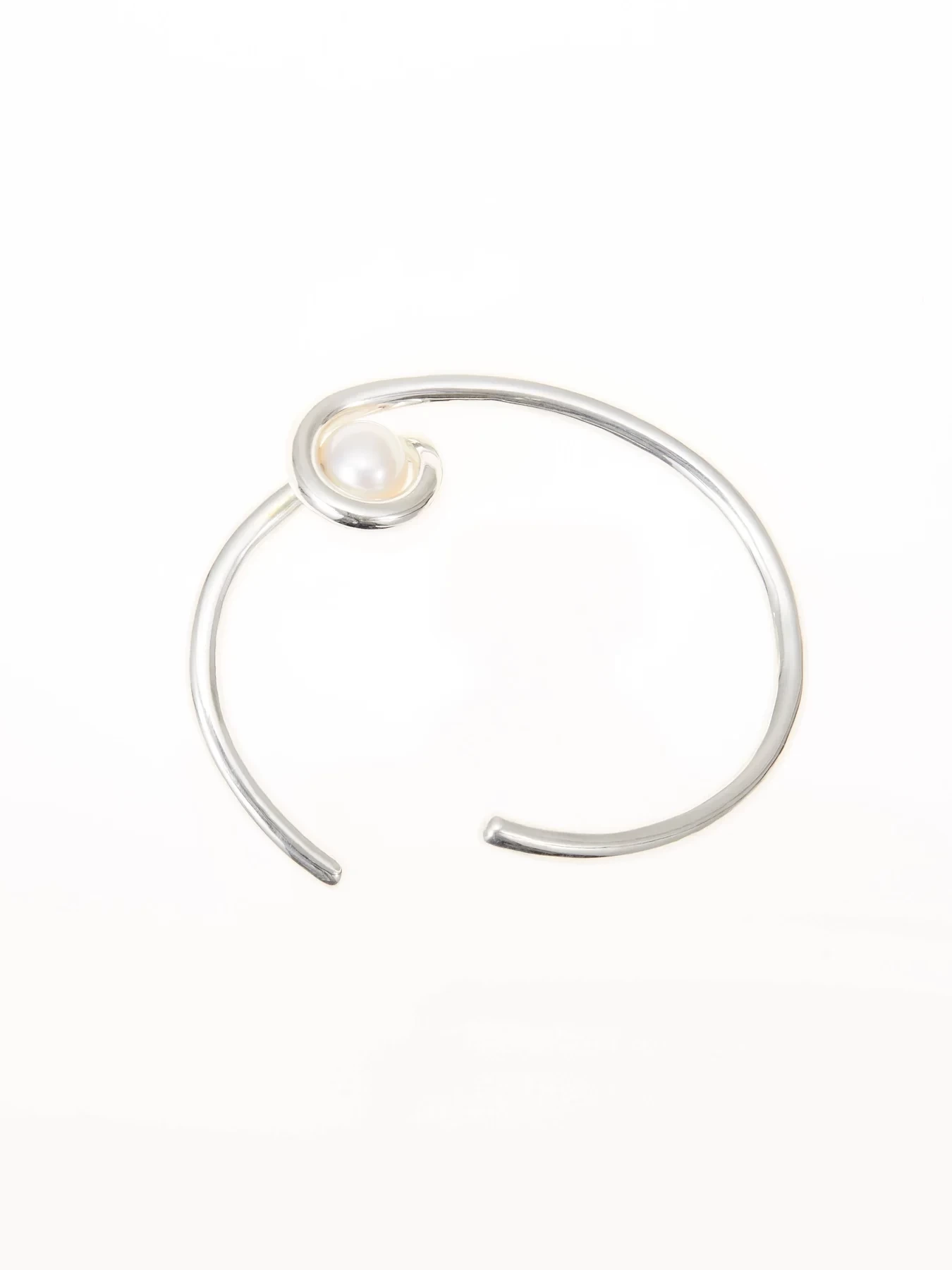 ENEY CONTOURS PEARL BANGLE