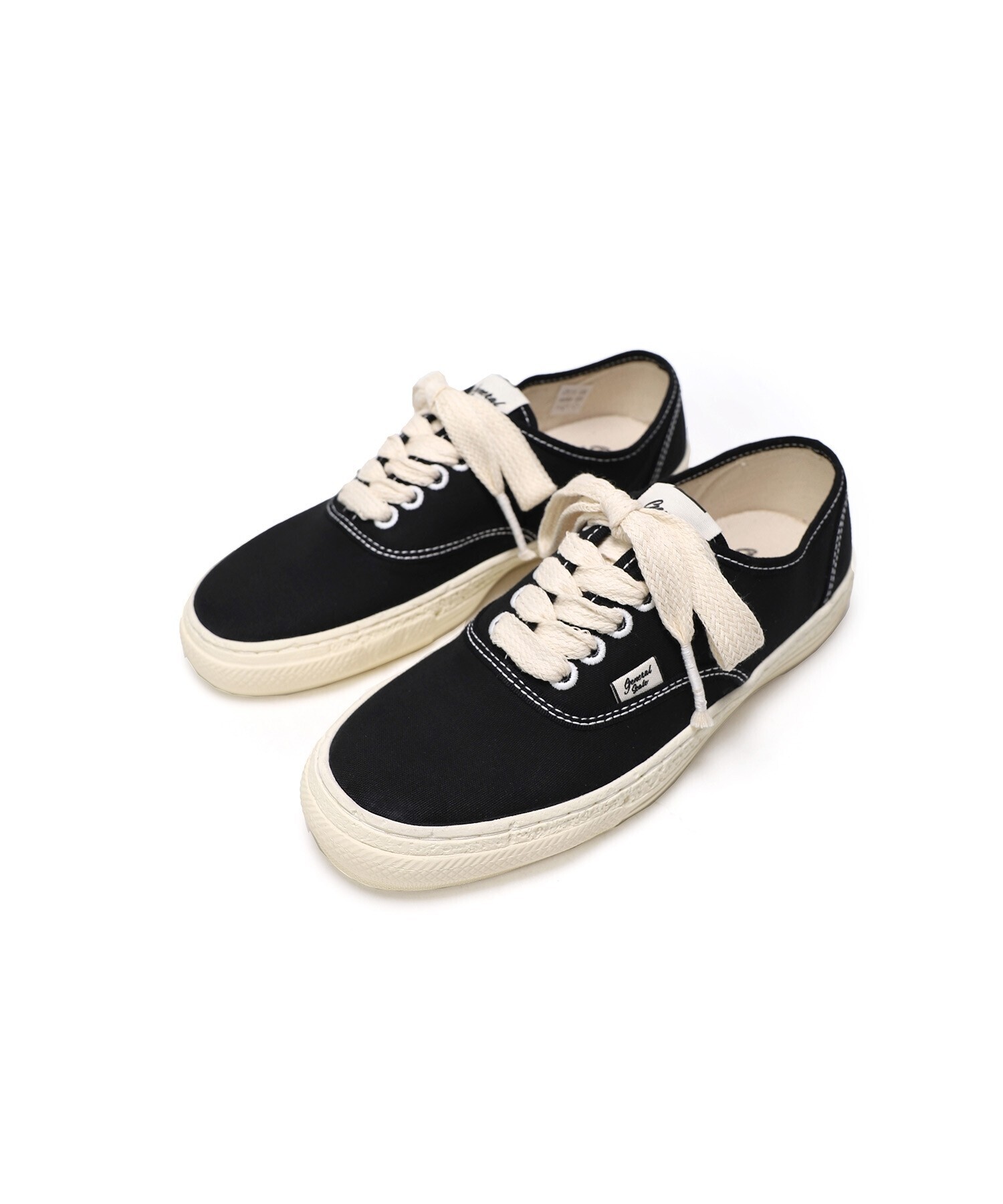 Maison MIHARA YASUHIRO PAST Sole 5 - Hole Low-top Sneaker