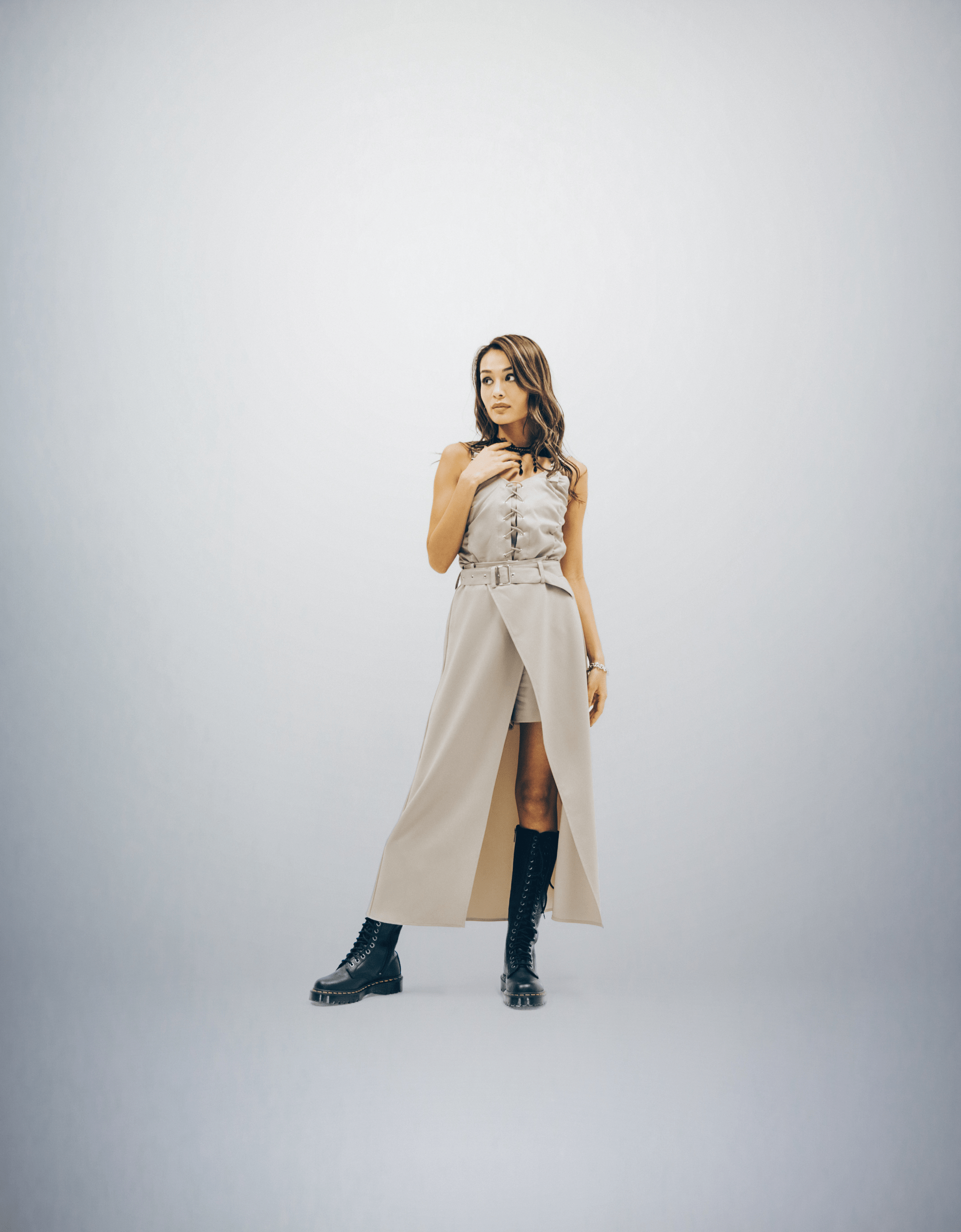 ADDIXY LACE-UP GATHER BUSTIER / BEIGE