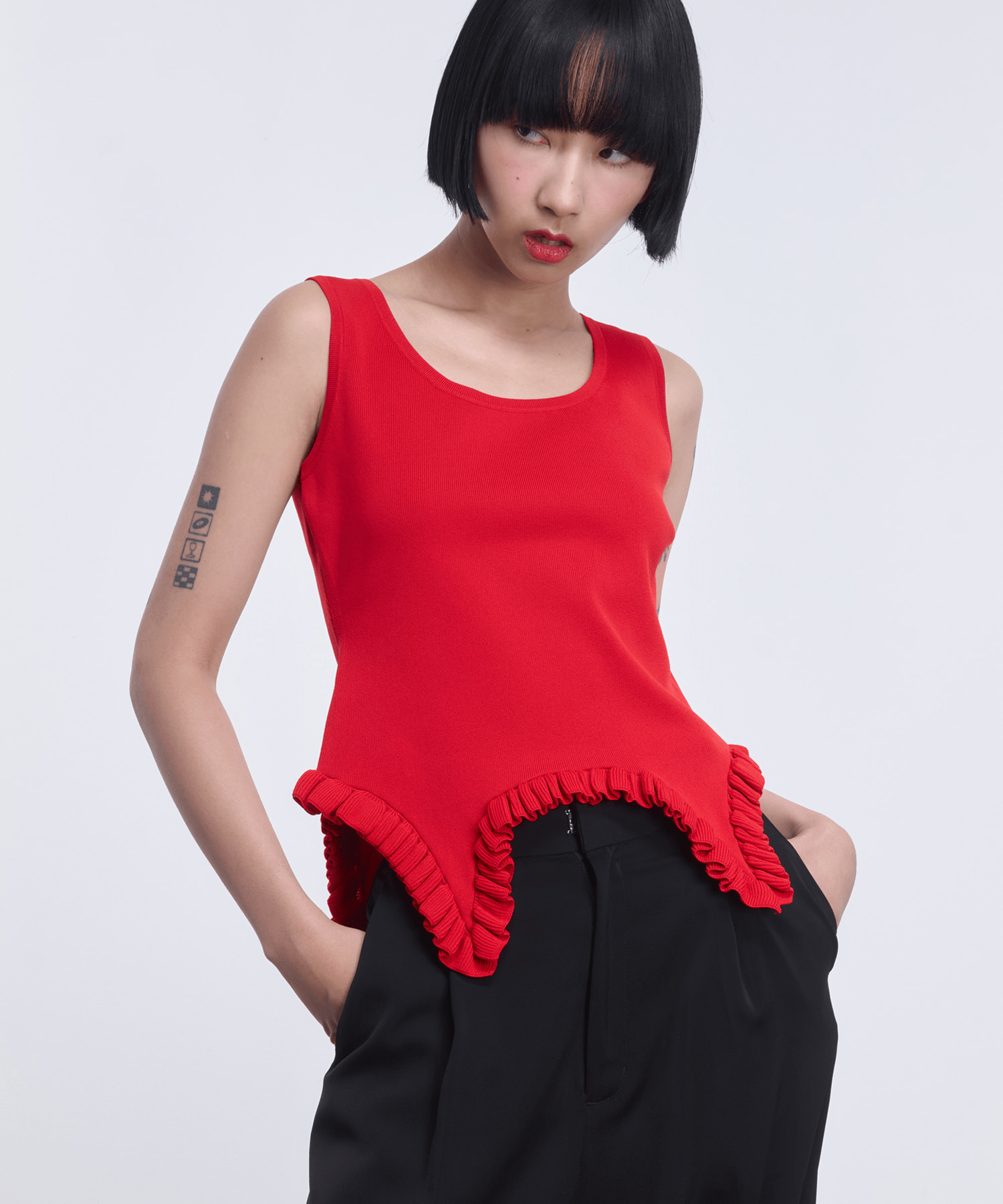 LAEMUSE RUFFLE HEM  TANK TOP