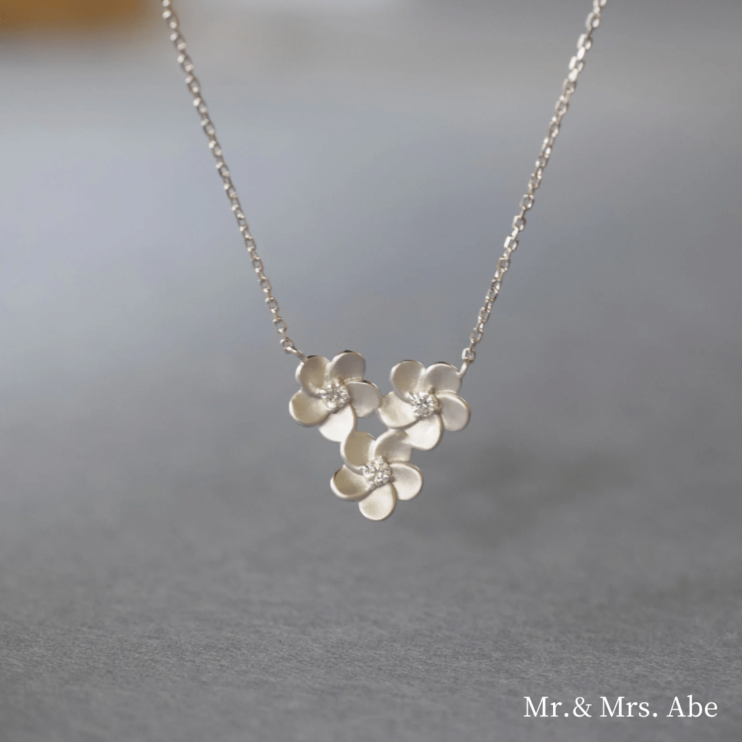 Mr. & Mrs. Abe Blossom トリプルブーケ ネックレス ホワイトゴールド