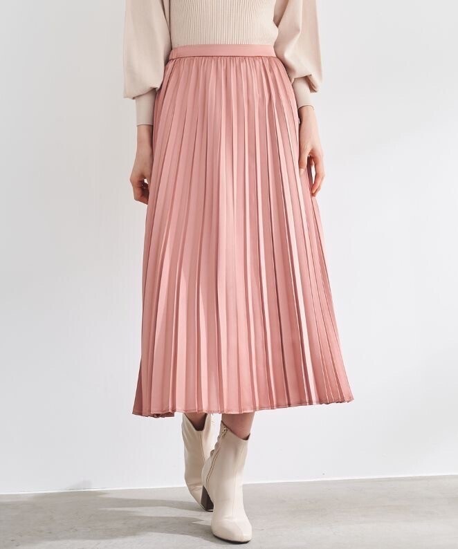 Stola. サテンプリーツスカート