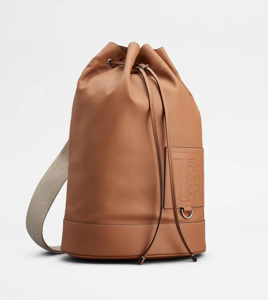 TOD’S レザー バッグ ミディアム