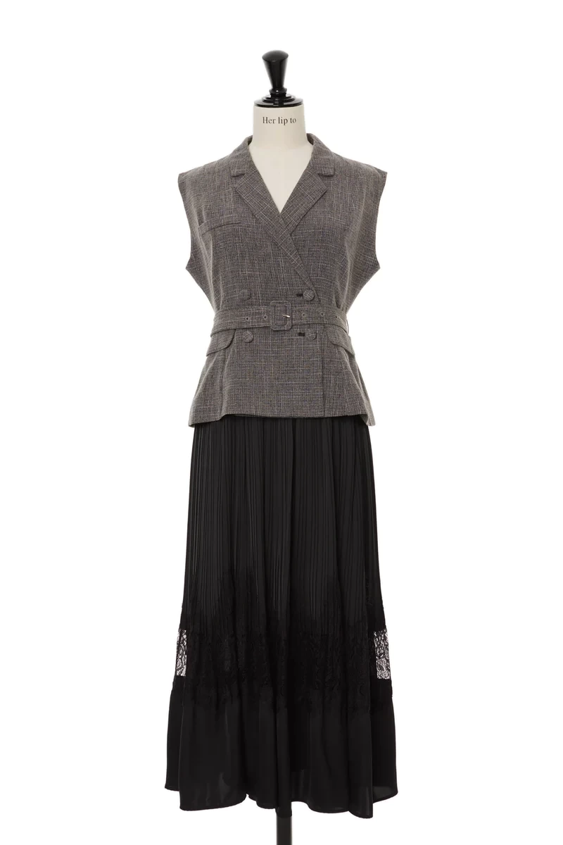 Her lip to Meurice Pleated Lace Dress