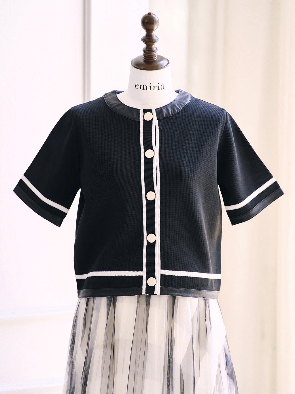 EmiriaWiz Leather piping court knit tops