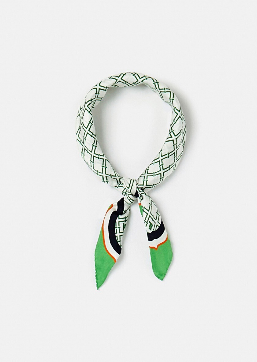 TARAJARMON Carré de soie Eileen écru à motif graphique vert