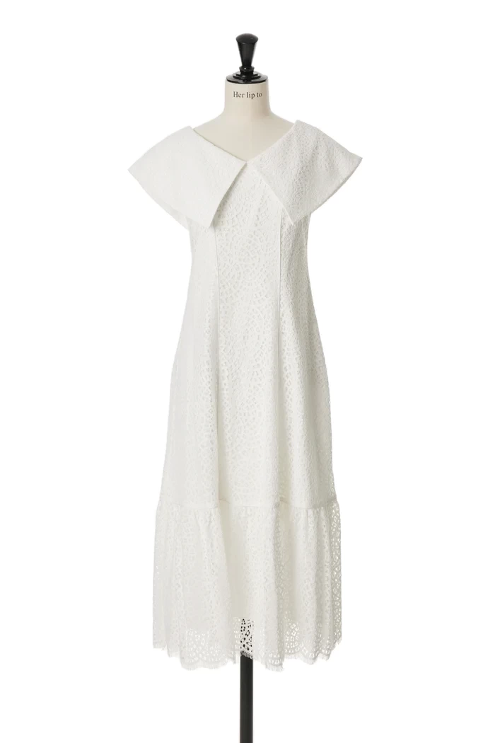 Her lip to Como Back Lace-Up Dress