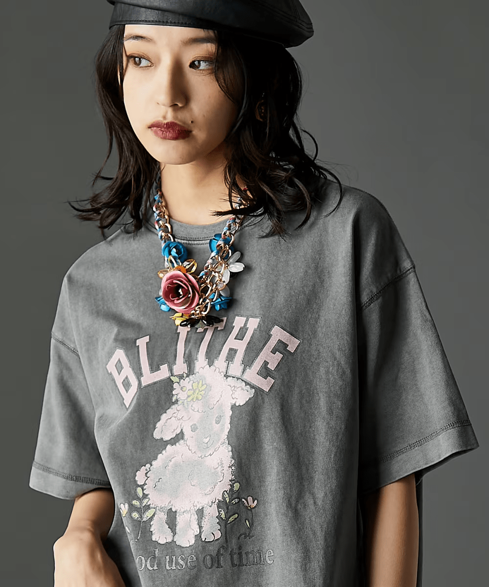 GEVS. 綿100％ピグメント染グラフィックプリントTシャツ