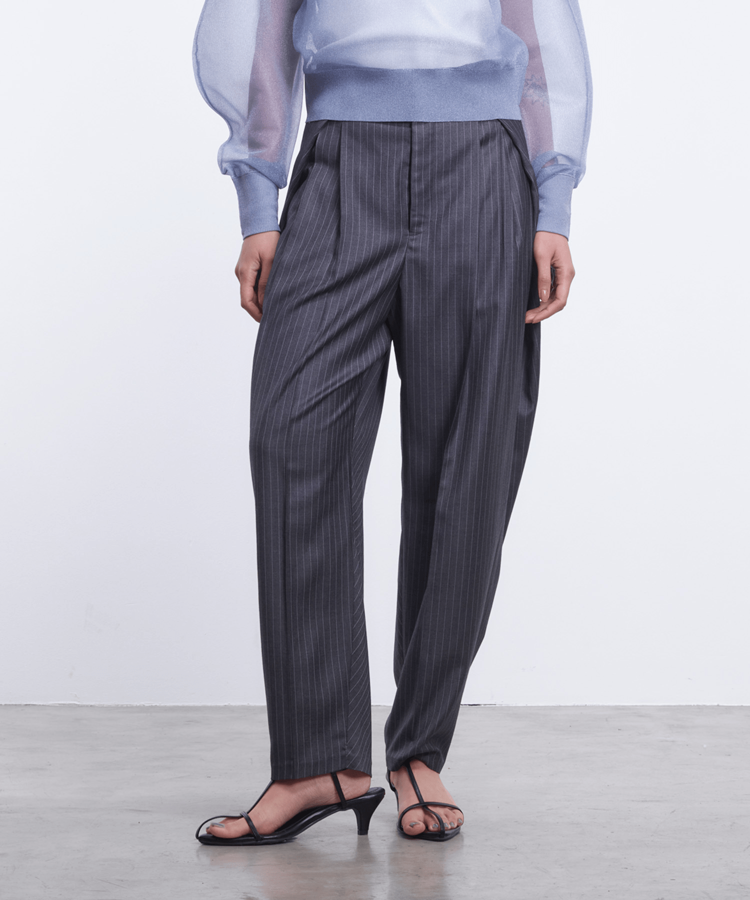 LAEMUSE DEEP-TUCK PANTS