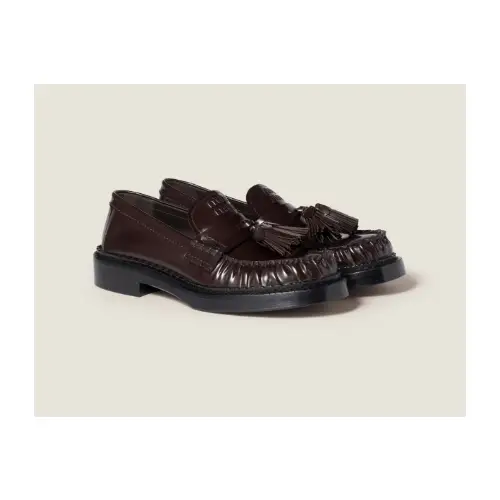 MIU MIU ポリッシュドレザーのタッセルローファー