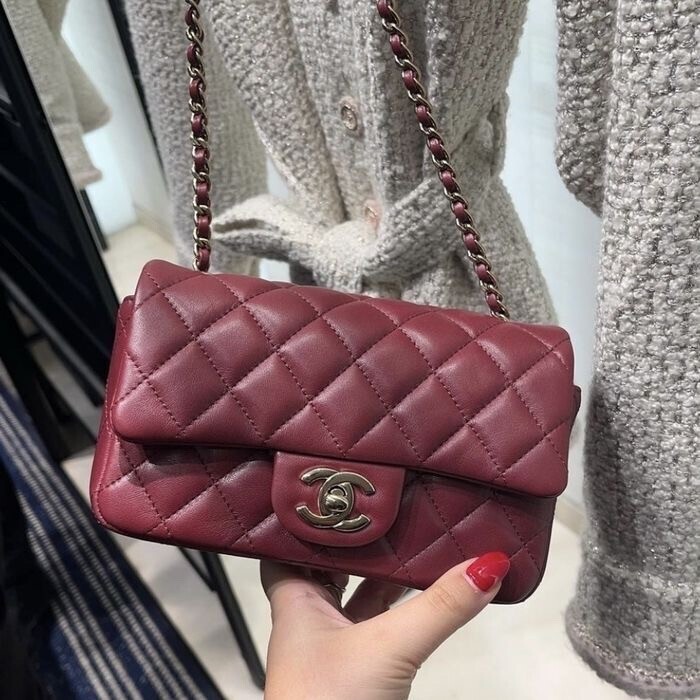 CHANEL ミニマトラッセ　ミニフラップバッグ