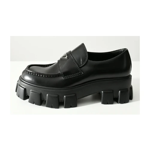 PRADA モノリス ブラッシュドレザー ローファー