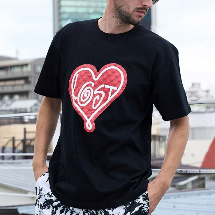 STUD MUFFIN コットン天竺 LOST HEARTS発泡プリント Tシャツ