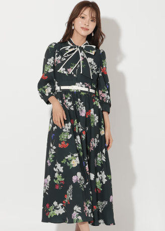 AND COUTURE クラシックフラワープリント7分袖ワンピース