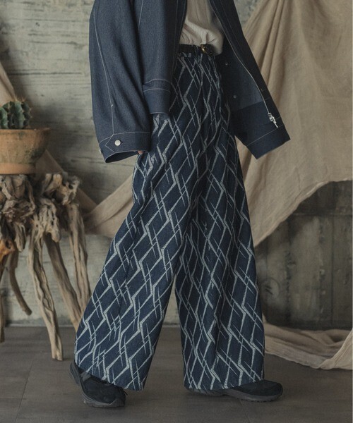 Casper John Secret flare jacquard denim