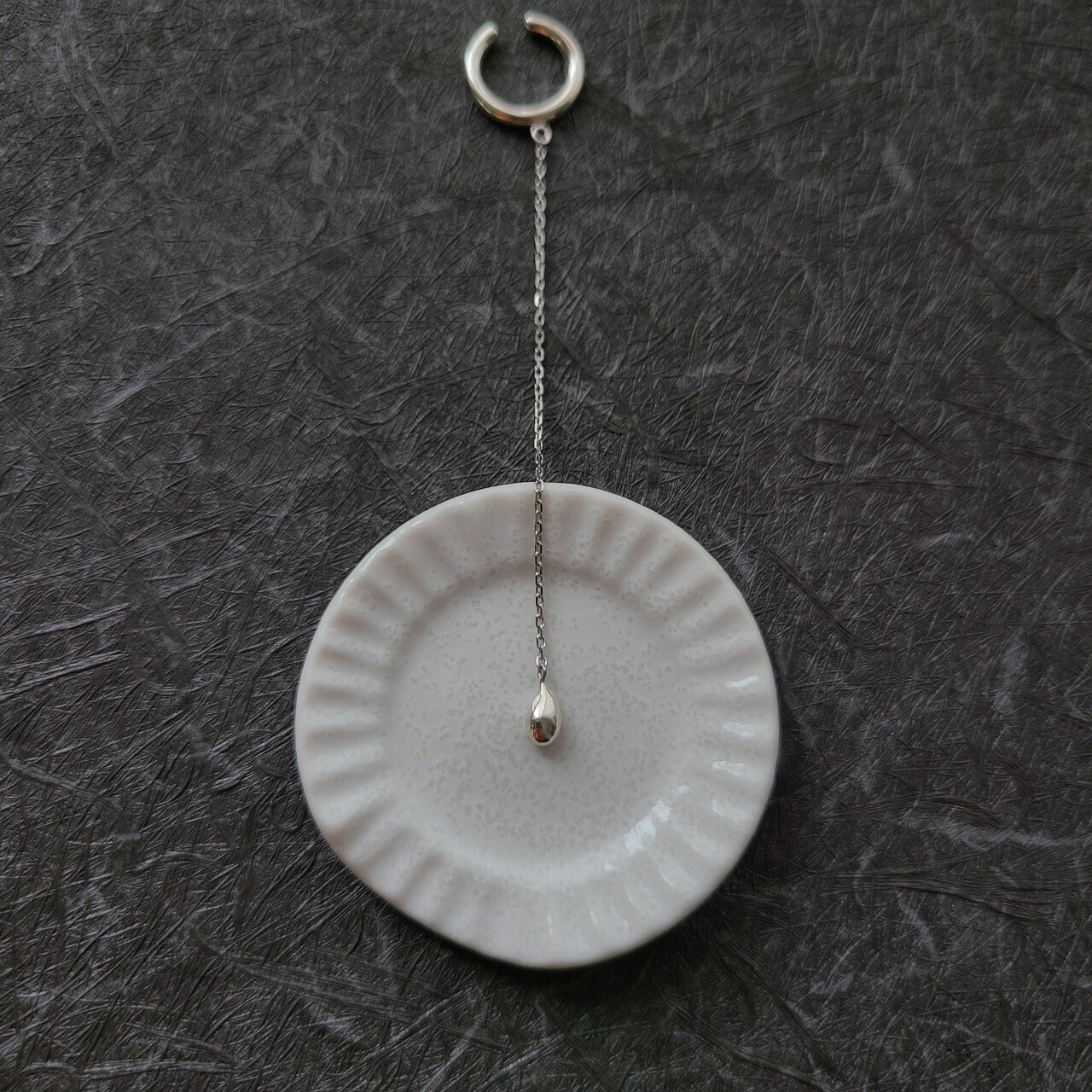 Kumpel by p <Tropfen> petit Drop Chain Earcuff