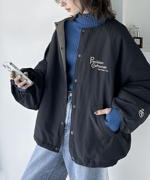 Java 《JAVAジャバ 別注》ロゴ刺繍中綿ノーカラーブルゾン