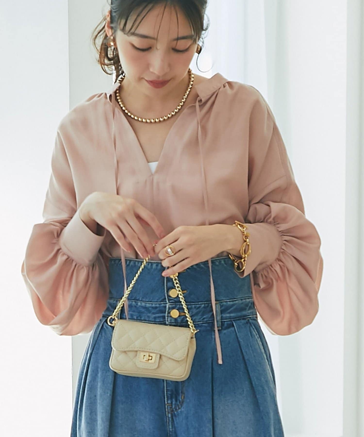 La boutique BonBon シアーボリュームスリーブブラウス