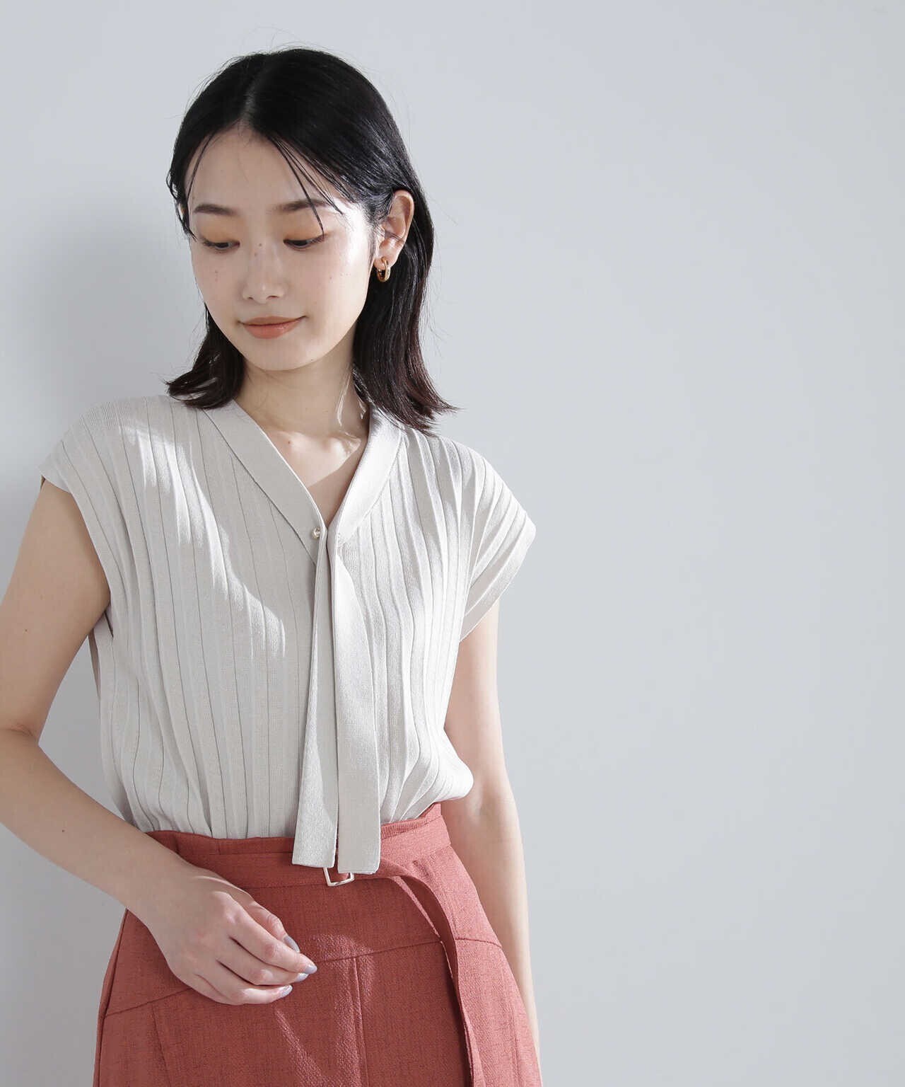 NATURAL BEAUTY BASIC ゴールドポイントプリーツボウニット