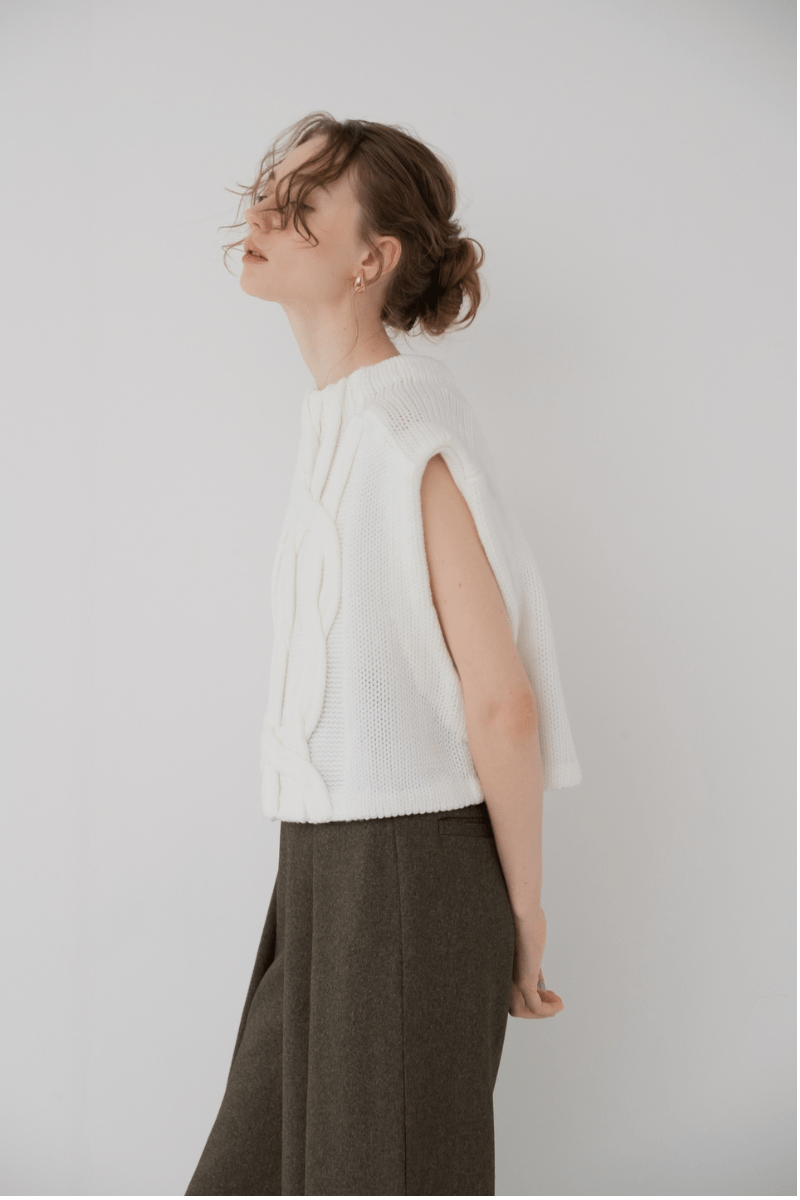 maison de Dolce. chaleur vest/white