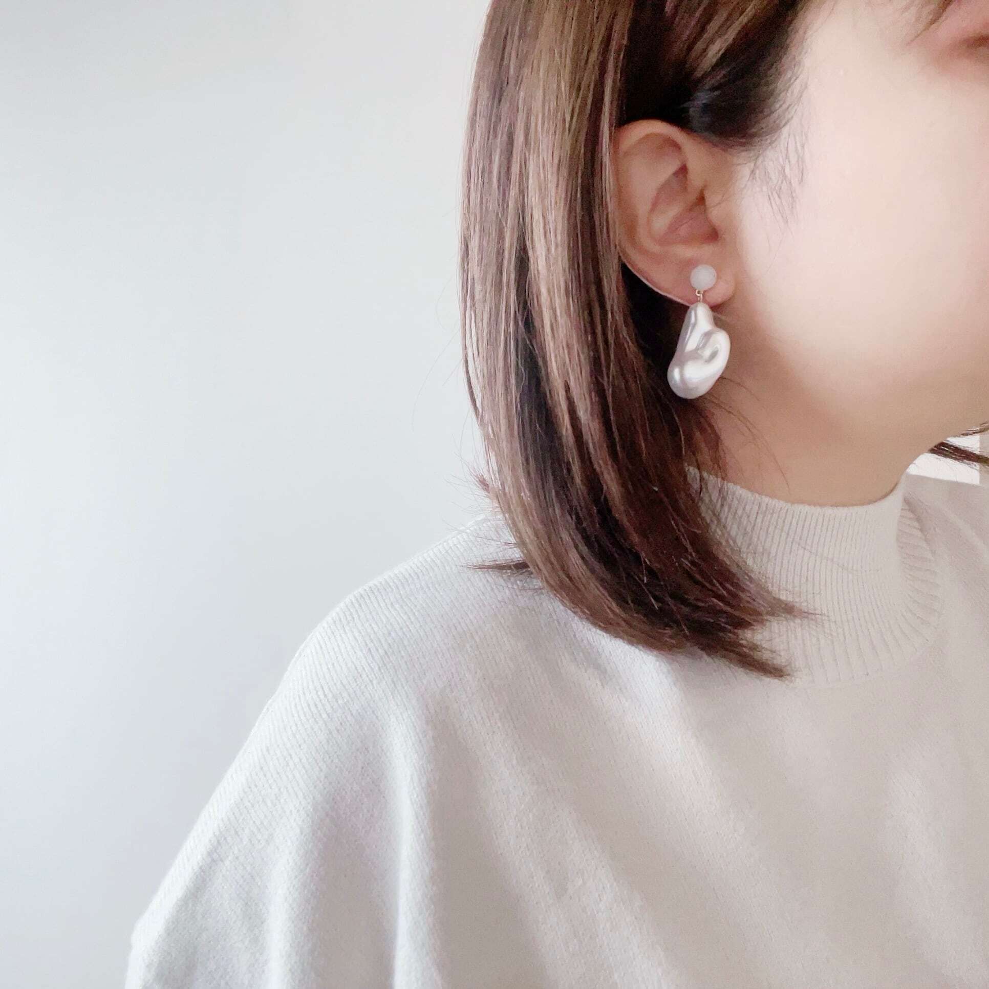 ひよこ屋 ビッグパールとホワイトガラスのアクセサリー