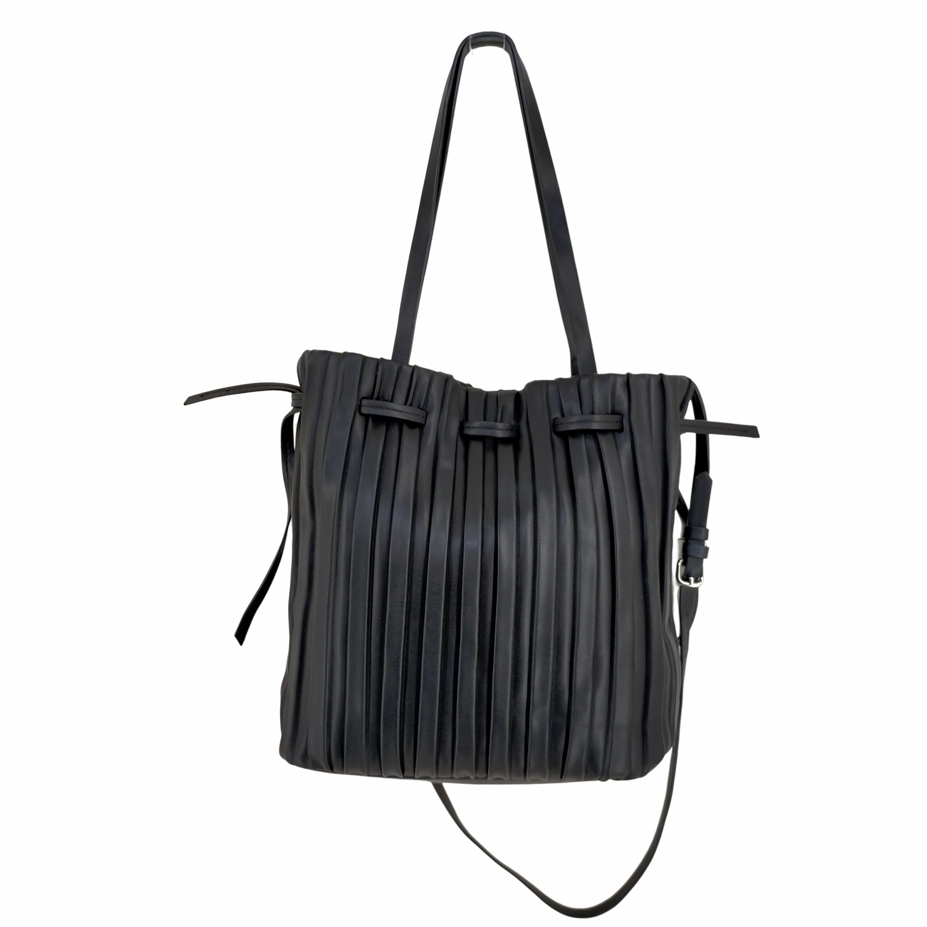 ZARA プリーツレザー巾着バッグ