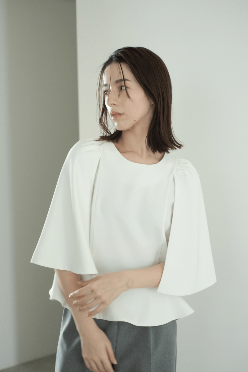 maison de Dolce. ケープフレアトップス【white】