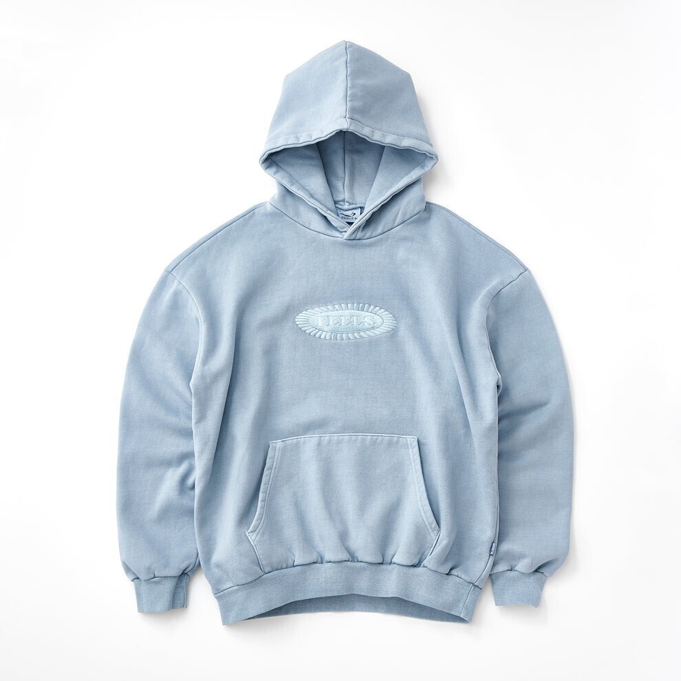 FEELS. PIGMENT DYE HOODIE LIGHT BLUE