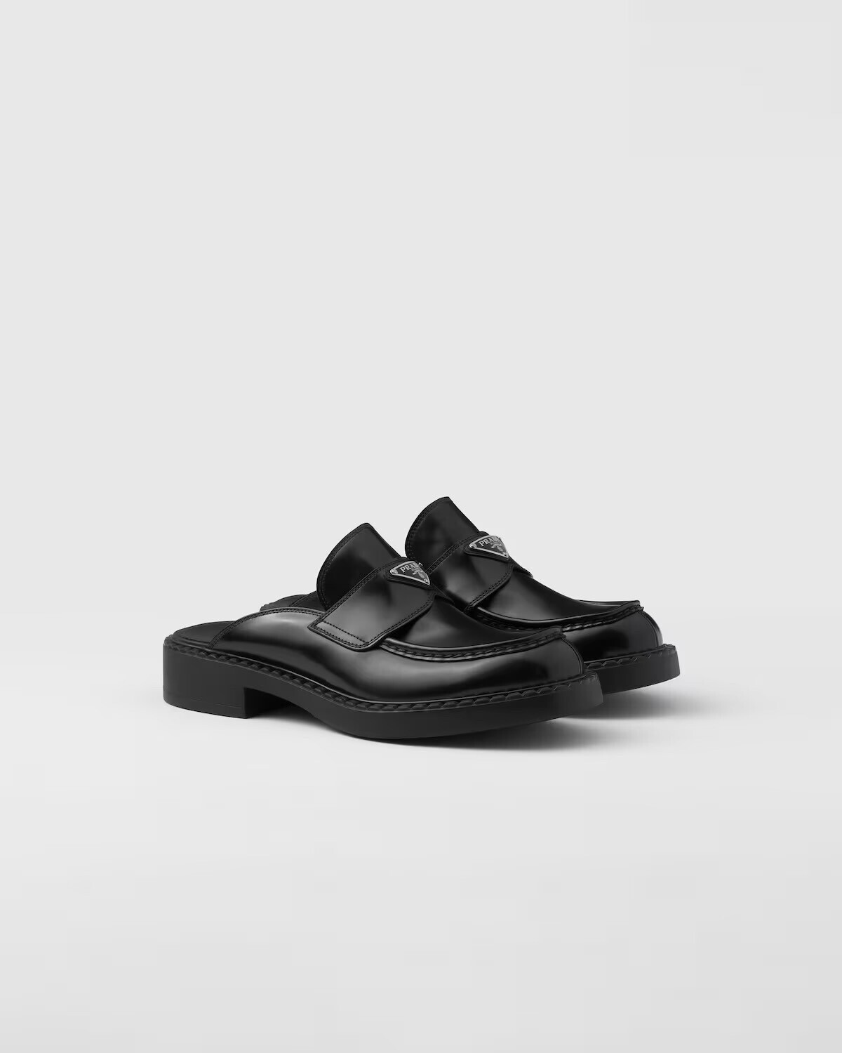 PRADA ブラッシュドレザー サボ
