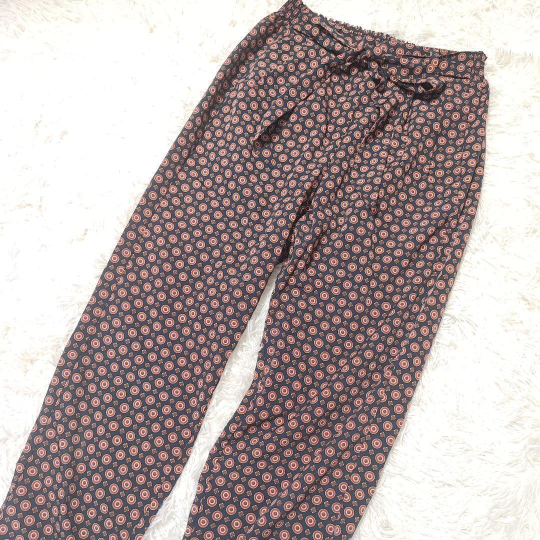 GU カジュアル　パンツ　総柄