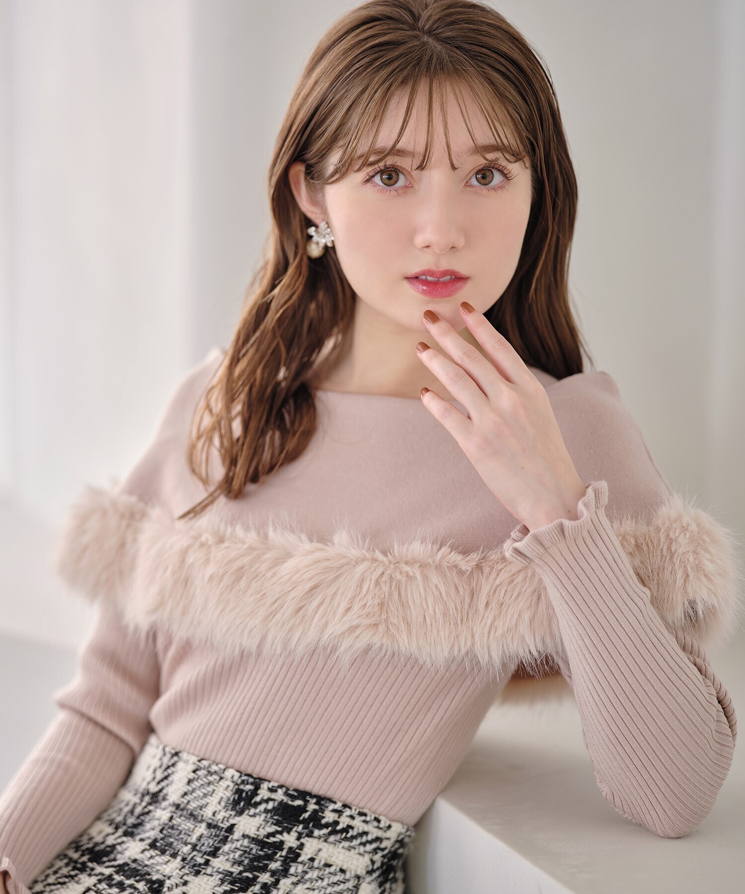 tocco 【conery】ファー付きケープライク袖口フリルリブニットプルオーバー